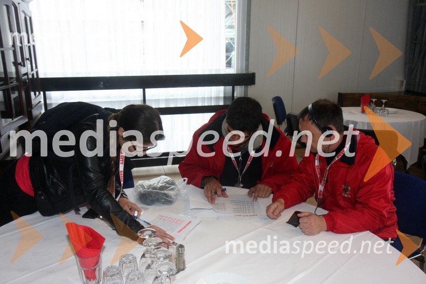 Natalija Bratkovič, novinarka Radia City;&nbsp;Bor Grainer, odgovorni urednik radia City;&nbsp;Sandi Križanič, glasbeni urednik na Radiu CityRadio City, koncert 2013