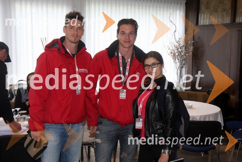 Boštjan Bračič, moderator na Radiu City in pevec; Jan Ternjak, novinar Radia City; Natalija Bratkovič, novinarka Radia CityRadio City, koncert 2013