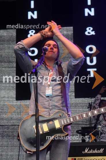 Član skupine In&OutRadio City, koncert 2013