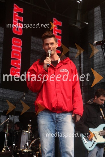 Boštjan Bračič, moderator na Radiu City in pevecRadio City, koncert 2013