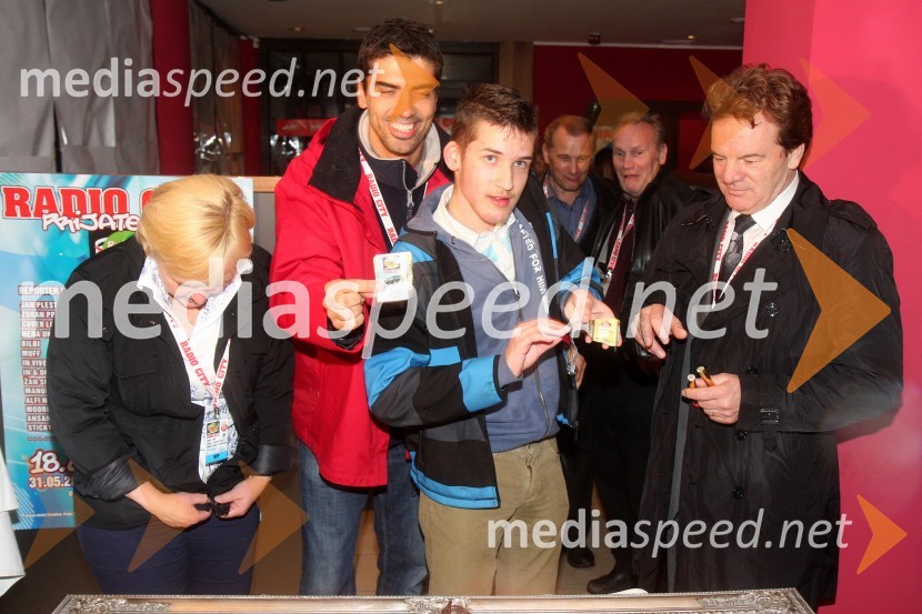 ...; Bor Grainer, odgovorni urednik radia City;&nbsp;Nik Tuš, dobitnik avtomobila;&nbsp;Mišo Hölbl, direktor in lastnik radia CityRadio City, koncert 2013