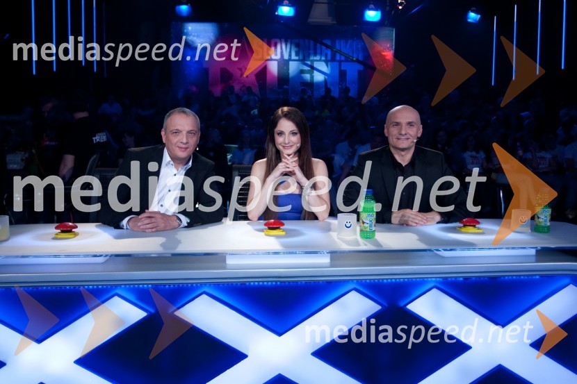 Damjan Damjanovič, član žirije; Ana Klašnja, članica žirije; Branko Čakarmiš, član žirijeSlovenija ima talent, 5. polfinalna oddaja
