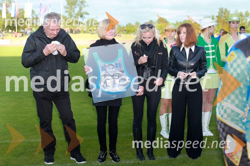 Starši preminulega Matije DuhaSpeedway, dirka za Zlati znak občine Krško 2013