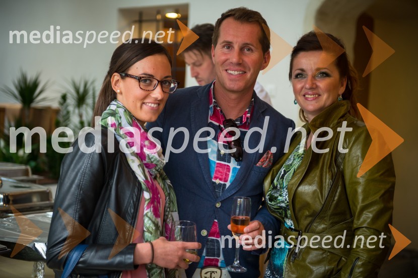 Nina; Denis Potočnik, direktor podjetja Futurisimo (Kuponko); Darija Hajdarpašić, direktorica Seam d.o.o., lastnica restavracije SarajOtvoritev restavracije Saraj