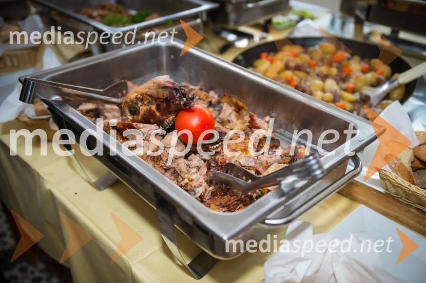 Otvoritev restavracije Saraj