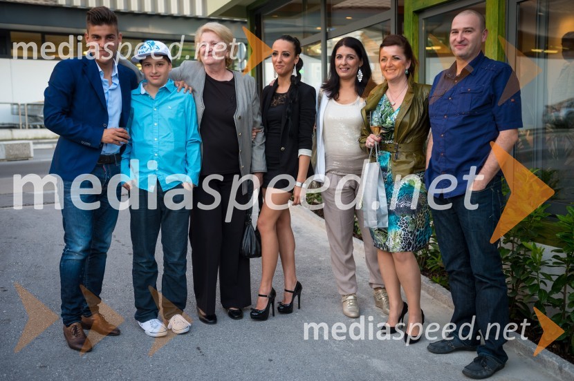 Družina HajdarpašićOtvoritev restavracije Saraj