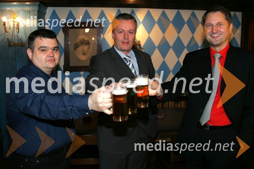 Jani Markovič, izvršni direktor, Tomaž Mencinger, glavni direktor in Jože Hribar, vodja pivnice in direktor gostinstva, Delikatesa d.d.Otvoritev Pivnice Bavaria