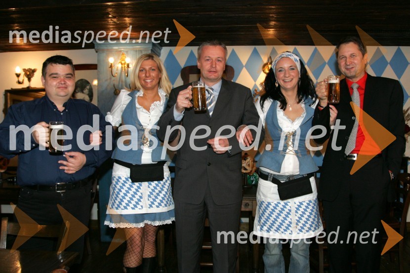 Jani Markovič, izvršni direktor, Nastja, natakarica, Tomaž Mencinger, glavni direktor, Petra, natakarica in Jože Hribar, vodja pivnice in direktor gostinstva, Delikatesa d.d.Otvoritev Pivnice Bavaria
