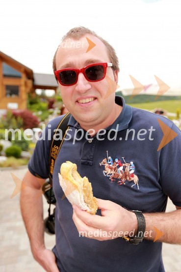 Peter Irman, fotograf&nbsp;Lady piknik pod klobuki 2013