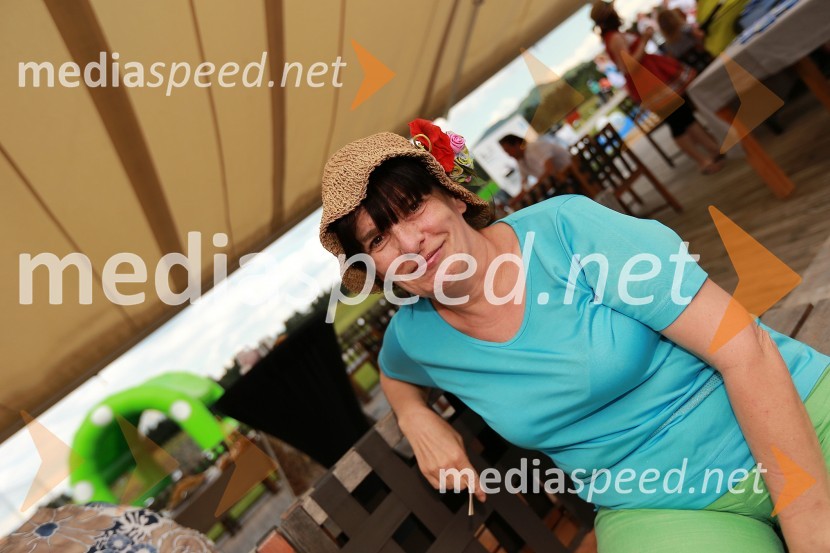 Cirila SkvarčaLady piknik pod klobuki 2013