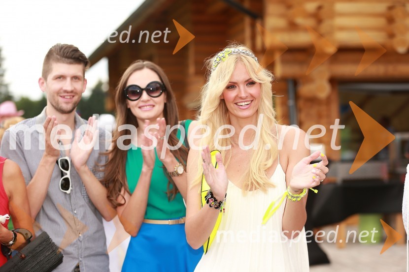Tomaž Mihelič, novinar Lady; Iryna Osypenko Nemec, manekenka; Tjaša Kokalj, novinarkaLady piknik pod klobuki 2013