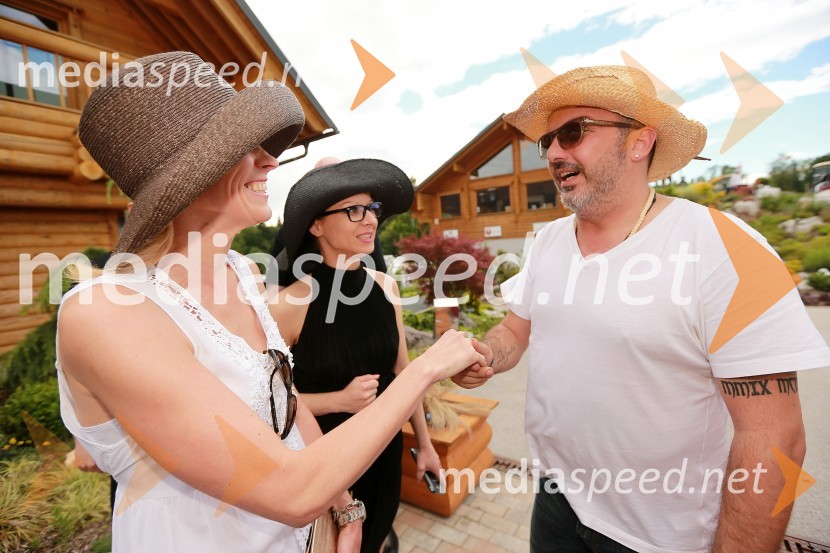 Andreja Comino, novinarka; Tony Cetinski, pevecLady piknik pod klobuki 2013