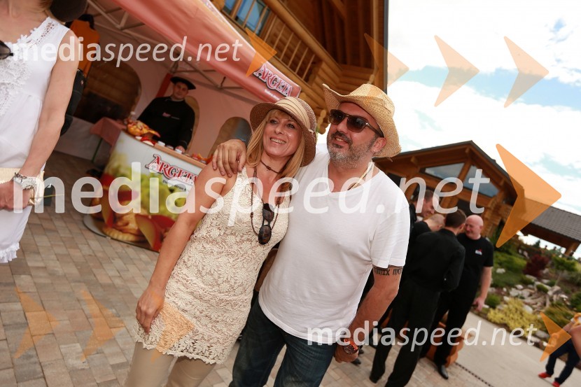 Barbra Jerman, urednica revije Lady; Tony Cetinski, pevecLady piknik pod klobuki 2013