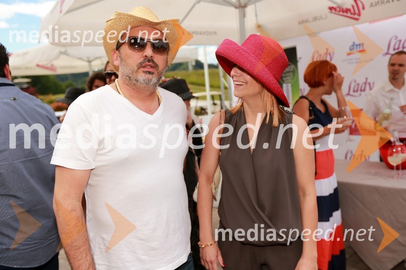 Tony Cetinski, pevec; Tanja Škarjot, izvršna urednica uredništev Krater mediaLady piknik pod klobuki 2013