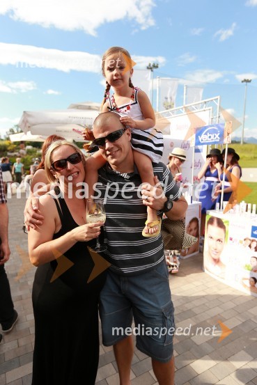 Tina Guček, glavna in odgovovrna urednica revije Lepa in zdrava; ...; ...Lady piknik pod klobuki 2013