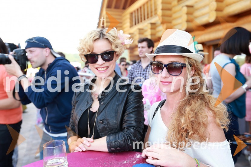 Maja Bobnar; Saša Mesarič, novinarkaLady piknik pod klobuki 2013