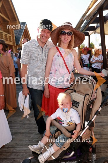 Katja Božič, novinarkaLady piknik pod klobuki 2013