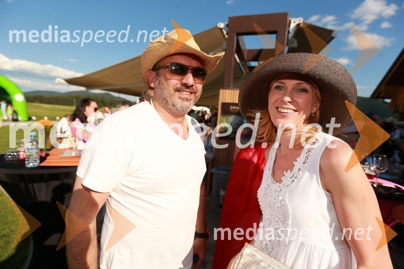 Tony Cetinski, pevec; Andreja Comino, novinarkaLady piknik pod klobuki 2013