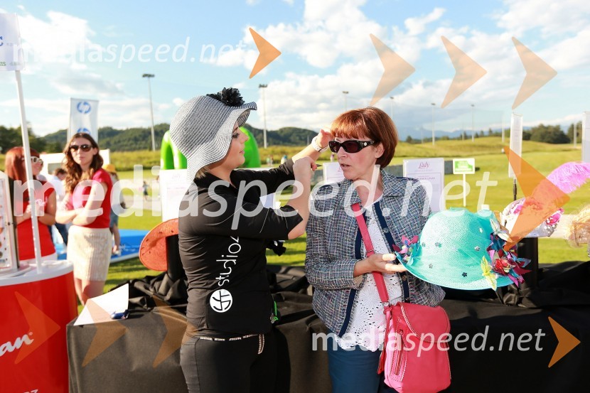 ...; Damjana Bitežnik Logar, modna oblikovalkaLady piknik pod klobuki 2013