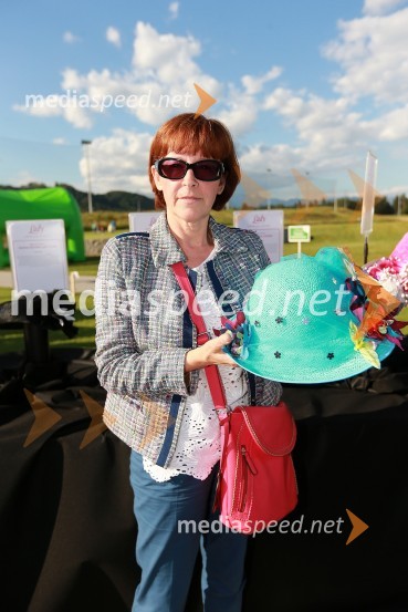 Damjana Bitežnik Logar, modna oblikovalkaLady piknik pod klobuki 2013