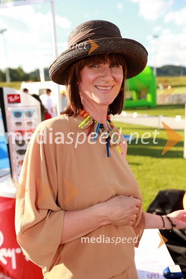 Maja Štamol Droljc, modna kreatorkaLady piknik pod klobuki 2013