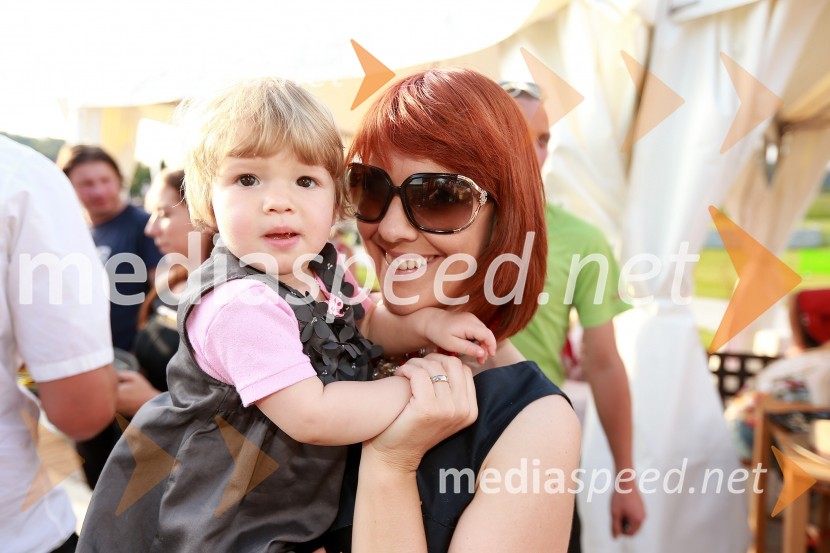 Martina Brec, brand manager, PPD  distribucija d.o.o. in hčerkaLady piknik pod klobuki 2013