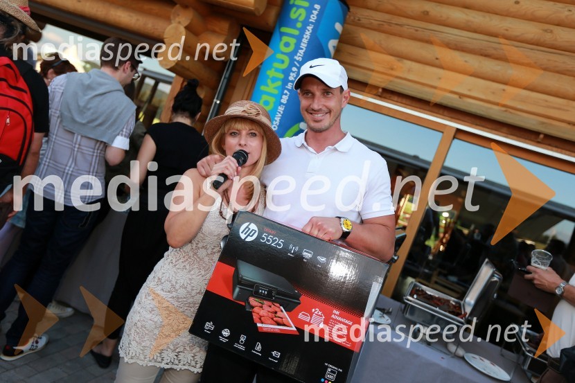 Barbra Jermann, urednica revije Lady; Iztok Hodnik, osebni trener, manekenLady piknik pod klobuki 2013