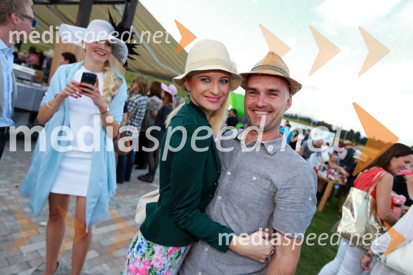 Nina Vipotnik Mavrič, vodja marketinga v EmporiumuLady piknik pod klobuki 2013