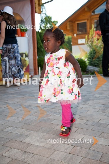 Dilsi, hčerka Maje Štamol DroljcLady piknik pod klobuki 2013