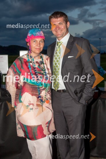 Mateja Turk; Dejan Turk, predsednik uprave SimobilLady piknik pod klobuki 2013