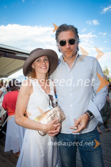 Andreja Comino, novinarka; Jan Plestenjak, pevecLady piknik pod klobuki 2013