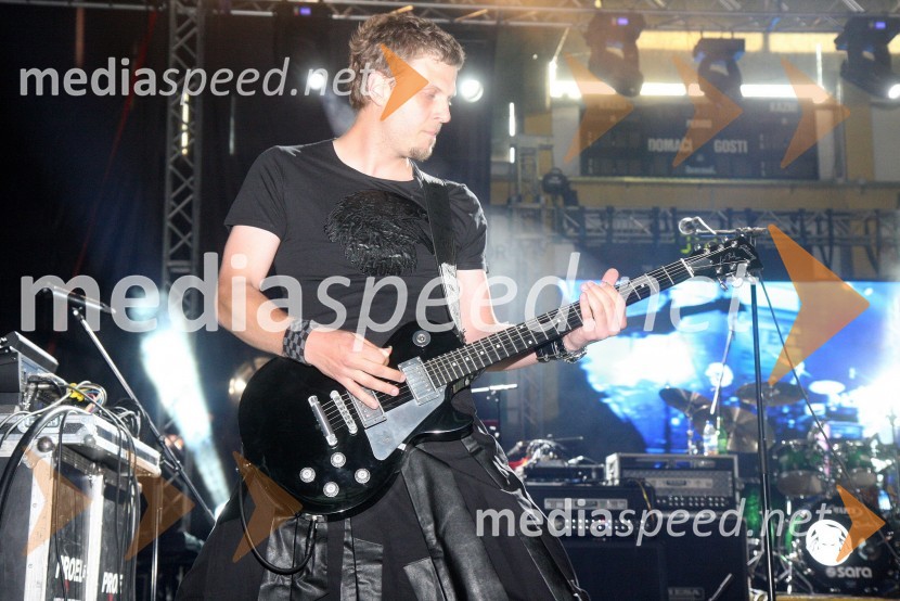 Član skupine TidePiše se leto 2013