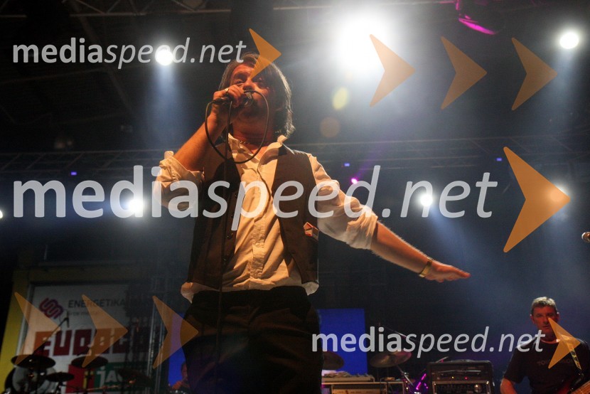 Magnifico, glasbenikPiše se leto 2013