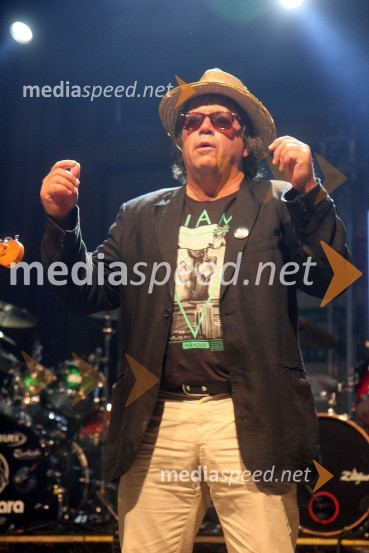 Peter Lovšin, pevecPiše se leto 2013