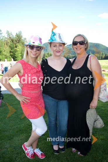 Katarina Štular, glavna in odgovorna urednica revije Srmklja; Urška Drofenik, modna oblikovalka; Tina Guček, glavna urednica revije EvaLady piknik pod klobuki 2013