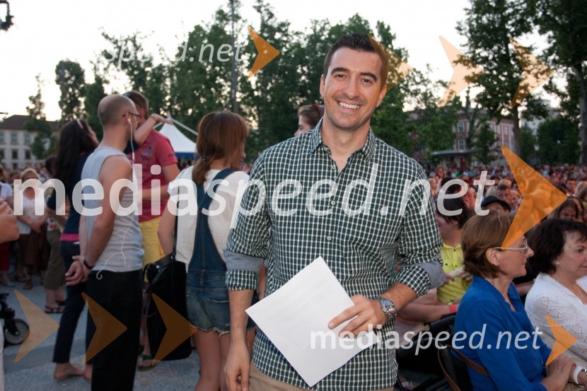 Marko Potrč, voditeljVid Valič in Denis Avdič: Udar po moško, dobrodelna zadnja predstava