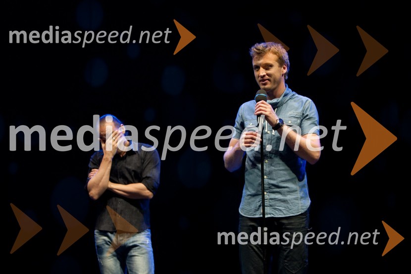 VId Valič, stand up komik; Denis Avdič, stand up komik, moderatorVid Valič in Denis Avdič: Udar po moško, dobrodelna zadnja predstava