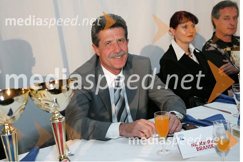Drago Cotar, predsednik uprave Zavarovalnice Maribor in predsednik NK MariborŠportnik Maribora 2006