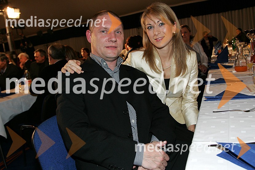 ... in Urška Potočnik, nekdanja Miss Eurosporta in hokejistkaŠportnik Maribora 2006