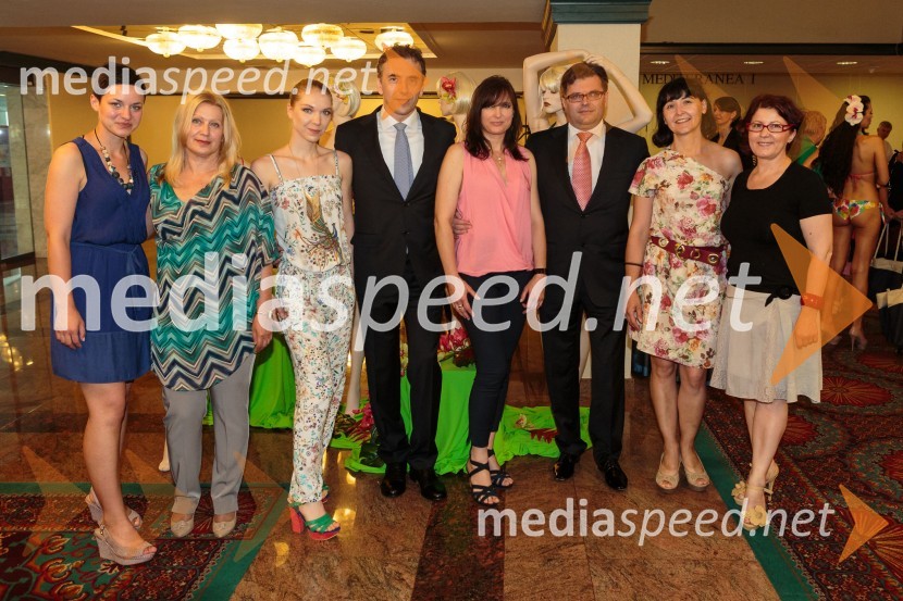 Klementina Kranvogel, kreatorka v Lisci; Dragica Gantar, direktorica 
razvoja v podjetju Lisca; Maja Ratajc, kreatorka v Lisci; Goran Kodelja,
generalni direktor Lisce; Suzana Gorišek, kreatorka v Lisci ; Dari 
Južna, lastnik podjetja Lisca; Melita Letnar, kreatorka v Lisci; Marjana
 Češnjevar, kreatorka v LisciLisca, predstavitev nove kolekcije za pomlad in poletje 2014