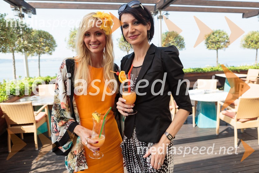 Tjaša Kokalj, novinarka;&nbsp;&nbsp;Tamara Busar, projektni vodja marketinga pri Lisci d.d.Lisca, predstavitev nove kolekcije za pomlad in poletje 2014