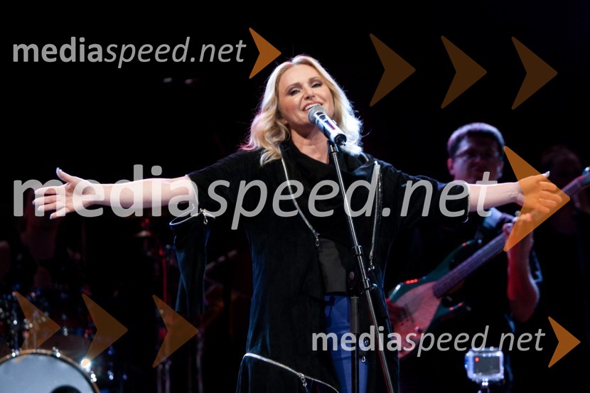 Nuša Derenda, pevkaNuša Derenda, jubilejni koncert  - 15 let energije