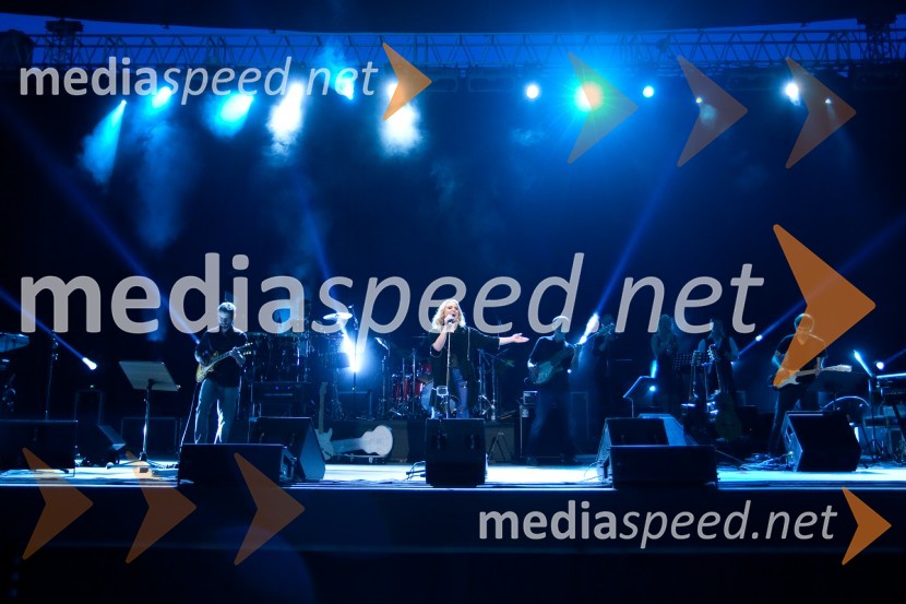 Nuša Derenda, pevkaNuša Derenda, jubilejni koncert  - 15 let energije