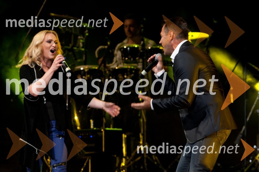 Nuša Derenda, pevka; Marko Vozelj, pevecNuša Derenda, jubilejni koncert  - 15 let energije