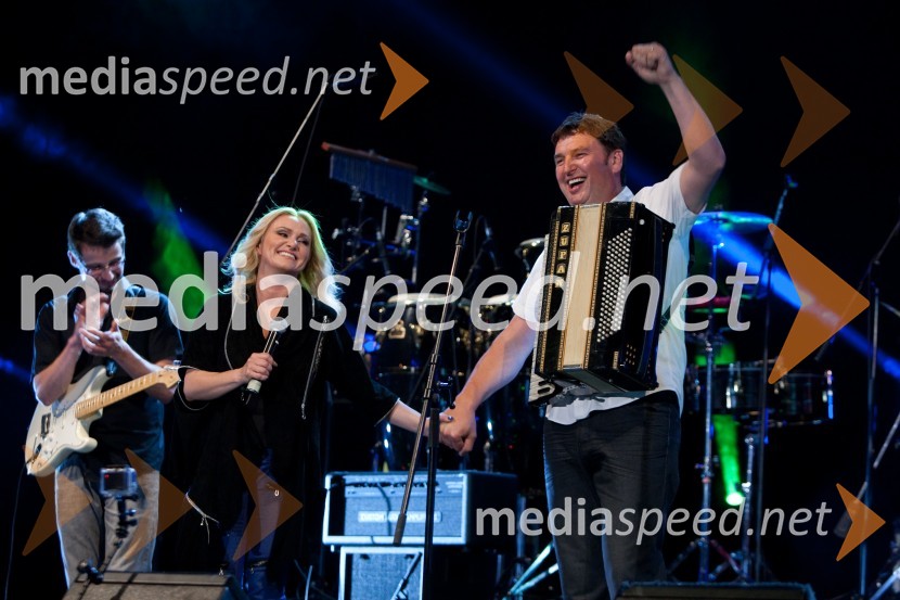 Nuša Derenda, pevka; Frenk DerendaNuša Derenda, jubilejni koncert  - 15 let energije