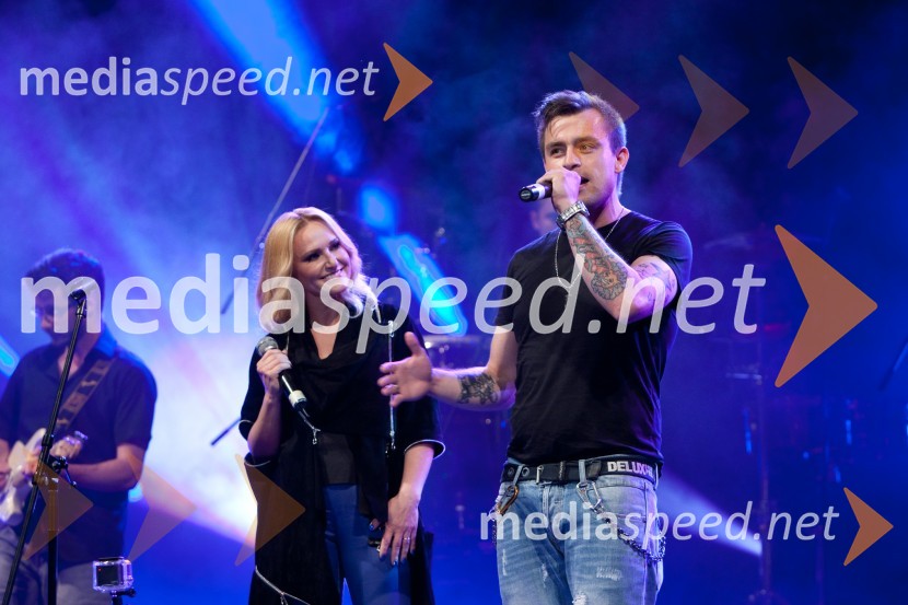 Nuša Derenda, pevka; Omar Naber, glasbenikNuša Derenda, jubilejni koncert  - 15 let energije