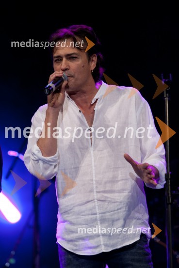 Vlado Kalember, pevecNuša Derenda, jubilejni koncert  - 15 let energije