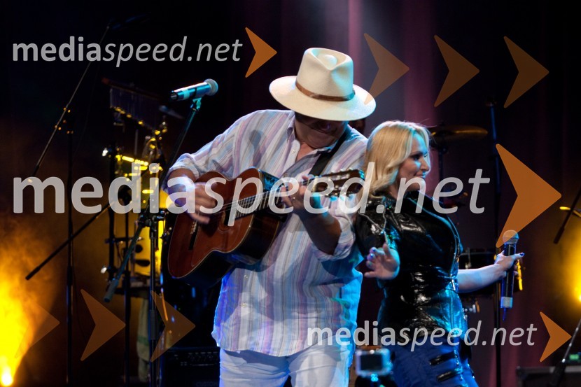 Željko Krušlin Kruška, glasbenik; Nuša Derenda, pevkaNuša Derenda, jubilejni koncert  - 15 let energije