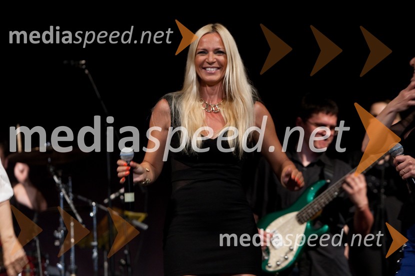 Pika Božič, pevkaNuša Derenda, jubilejni koncert  - 15 let energije