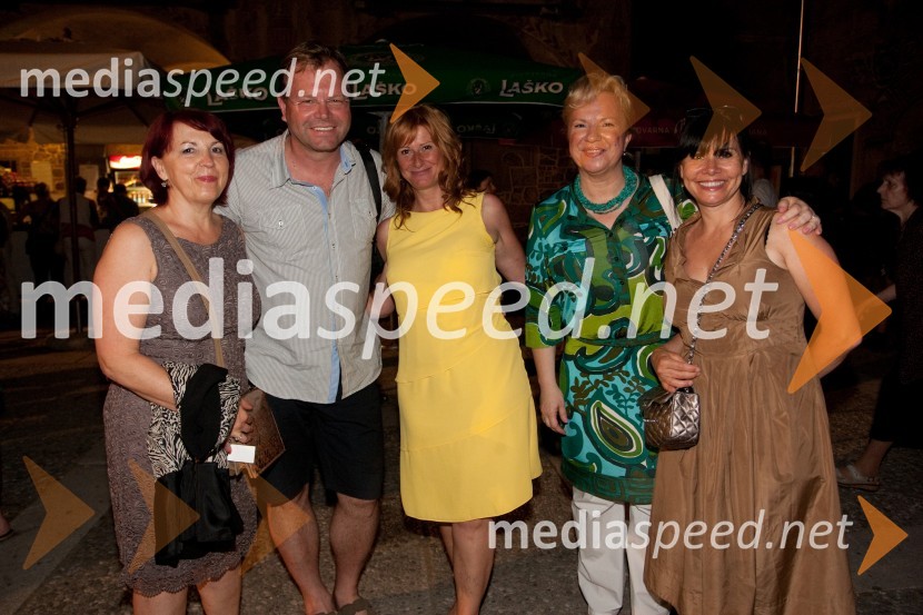 Januša Resnik; Marko Škriba, direktor znamke Volkswagen pri Porsche Slovenija d.o.o.; Teja; Sabrina Pečelin, vodja odnosov z javnostmi pri Porsche Slovenija d.o.o.; Zdenka VošnjakNuša Derenda, jubilejni koncert  - 15 let energije